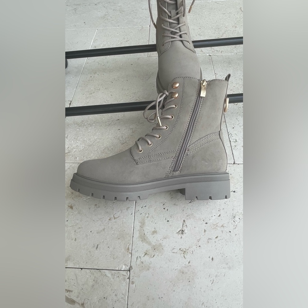 Boots - Picture 2 of 3
